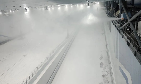 深圳前海·华发冰雪世界-正在造雪